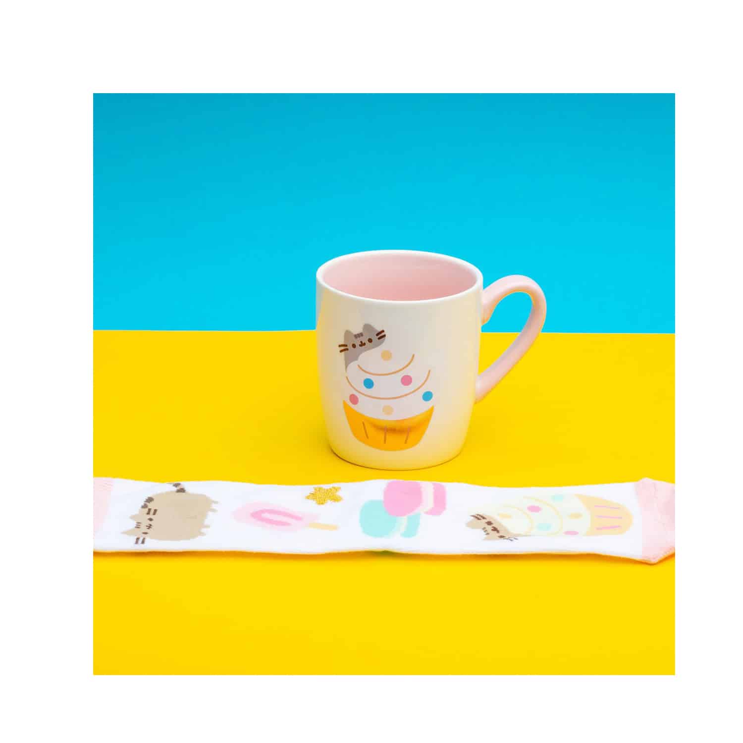 Pusheen - Sock in a Mug Cupcake