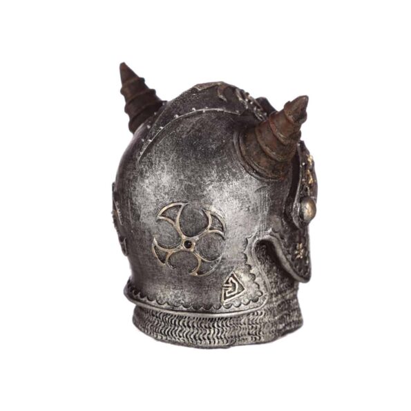 skull-with-medieval-horned-helmet-2